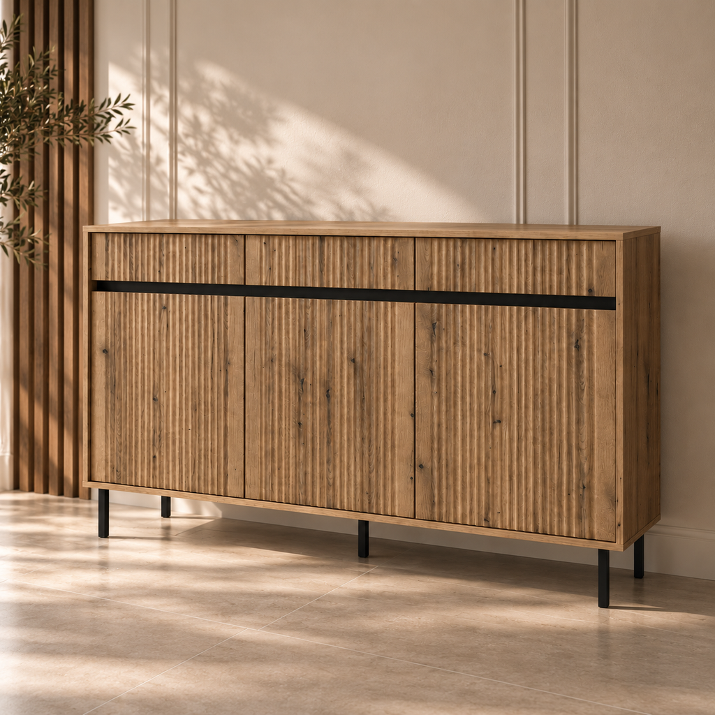 Komoda Trzydrzwiowa OSAKA 150cm Dąb Evoke – Ryflowana z Szufladami