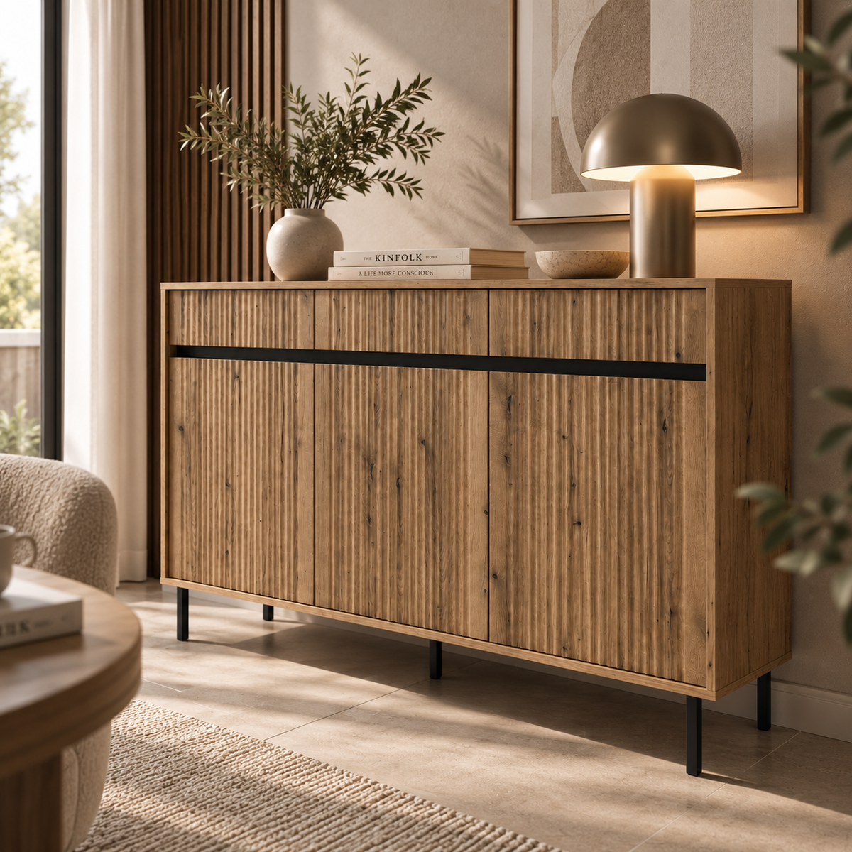 Komoda Trzydrzwiowa OSAKA 150cm Dąb Evoke – Ryflowana z Szufladami