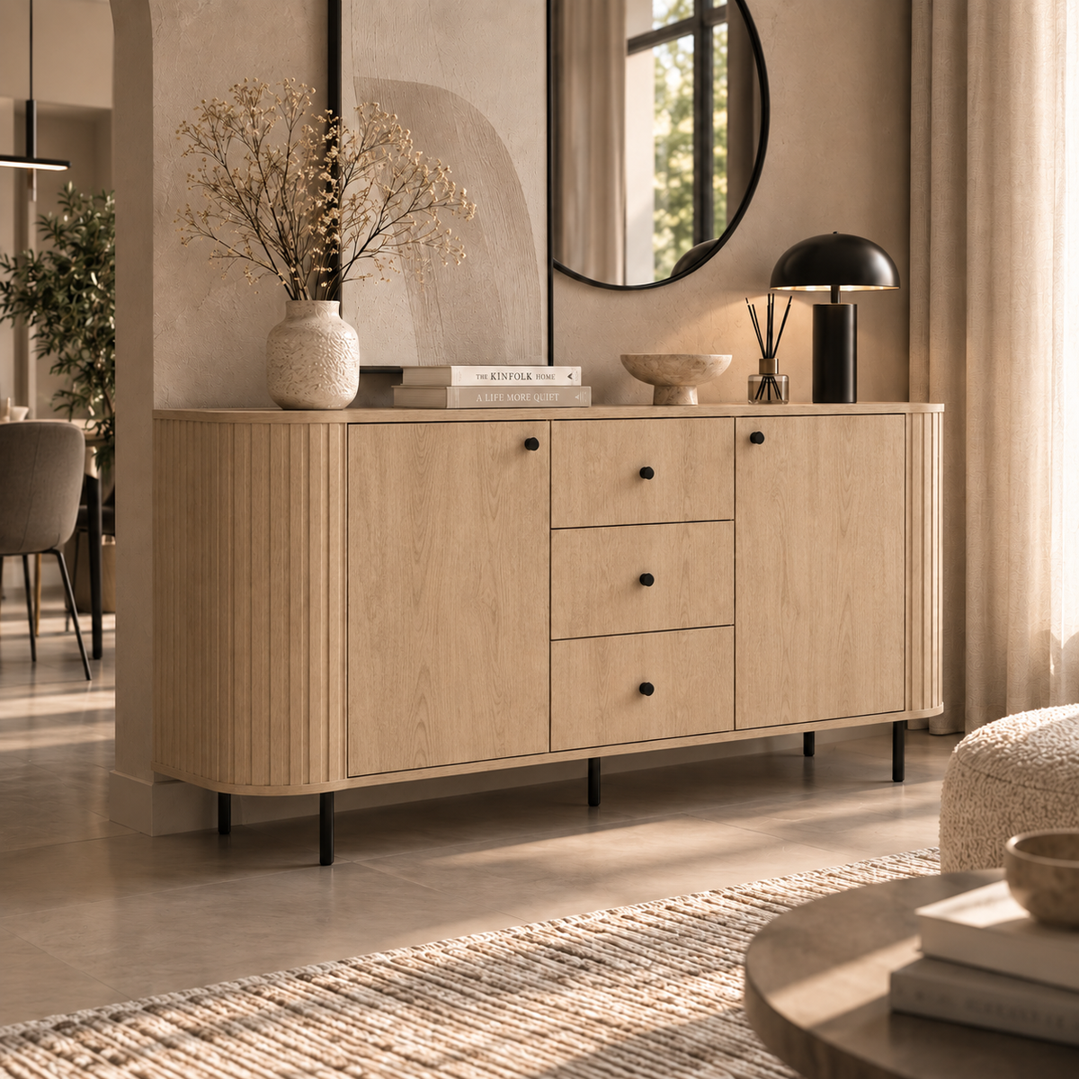 Komoda OVALIO 165cm Dąb Cremona – Ryflowana z Czarnymi Detalami