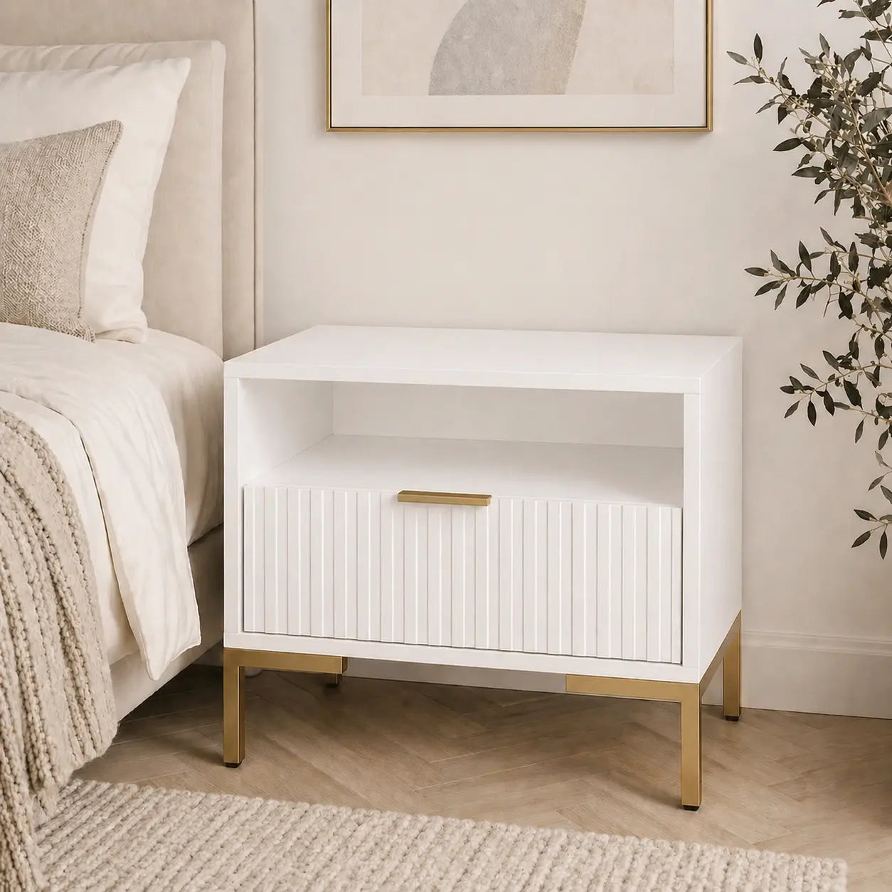 Szafka Nocna Biała Złote Nogi Ryflowana z Szufladą 42cm Milo Furniture