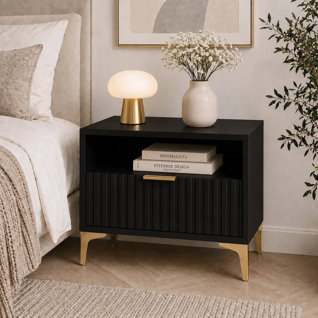 Szafka Nocna Czarna Złote Nogi Ryflowana z Szufladą 42cm Milo Furniture
