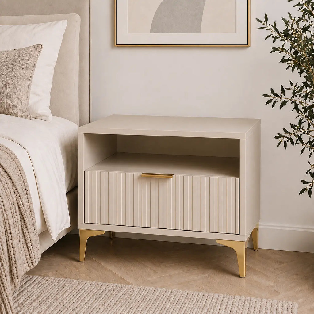 Szafka Nocna Kaszmir Złote Nogi Ryflowana z Szufladą 42cm Milo Furniture