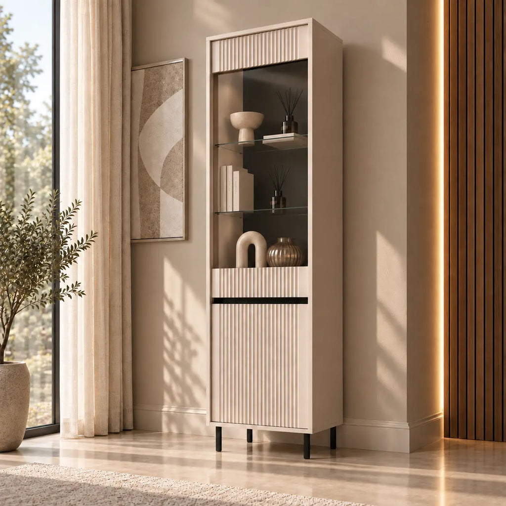 Witryna OSAKA 56cm Beż Piaskowy – Ryflowana z Przeszkleniem Milo Furniture